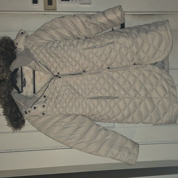 Eddie Bauer Women's Cream Quilted Puffer Coat with Faux Fur Hood - Picture 1 of 5